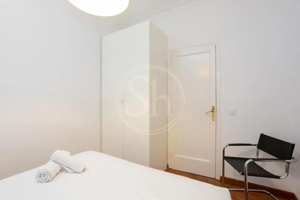 Elegante Apartamento Cerca De La Sagrada Familia I バルセロナ アパート