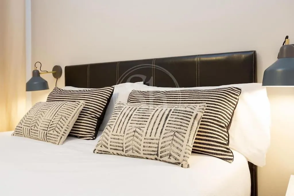 アパート Elegante Apartamento Cerca De La Sagrada Familia I バルセロナ スペイン