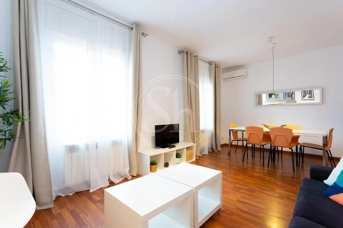 Elegante Apartamento Cerca De La Sagrada Familia I バルセロナ アパート