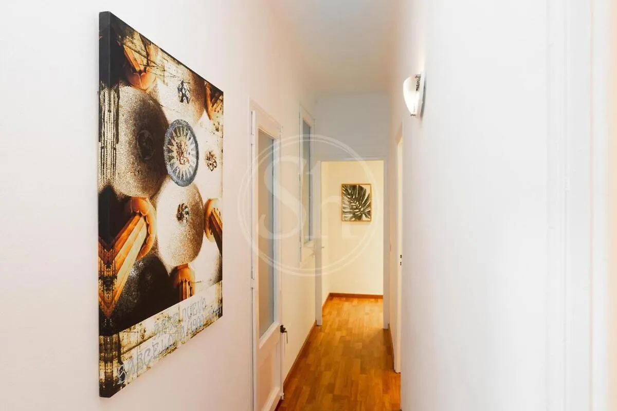 Elegante Apartamento Cerca De La Sagrada Familia I バルセロナ 0*,  スペイン